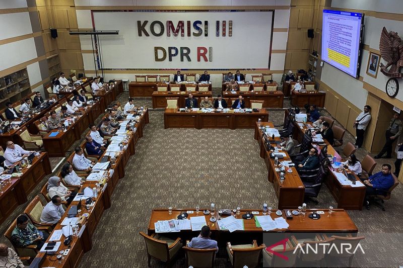 DPR dan Pemerintah Sepakat RUU Polri Dibawa ke Paripurna 