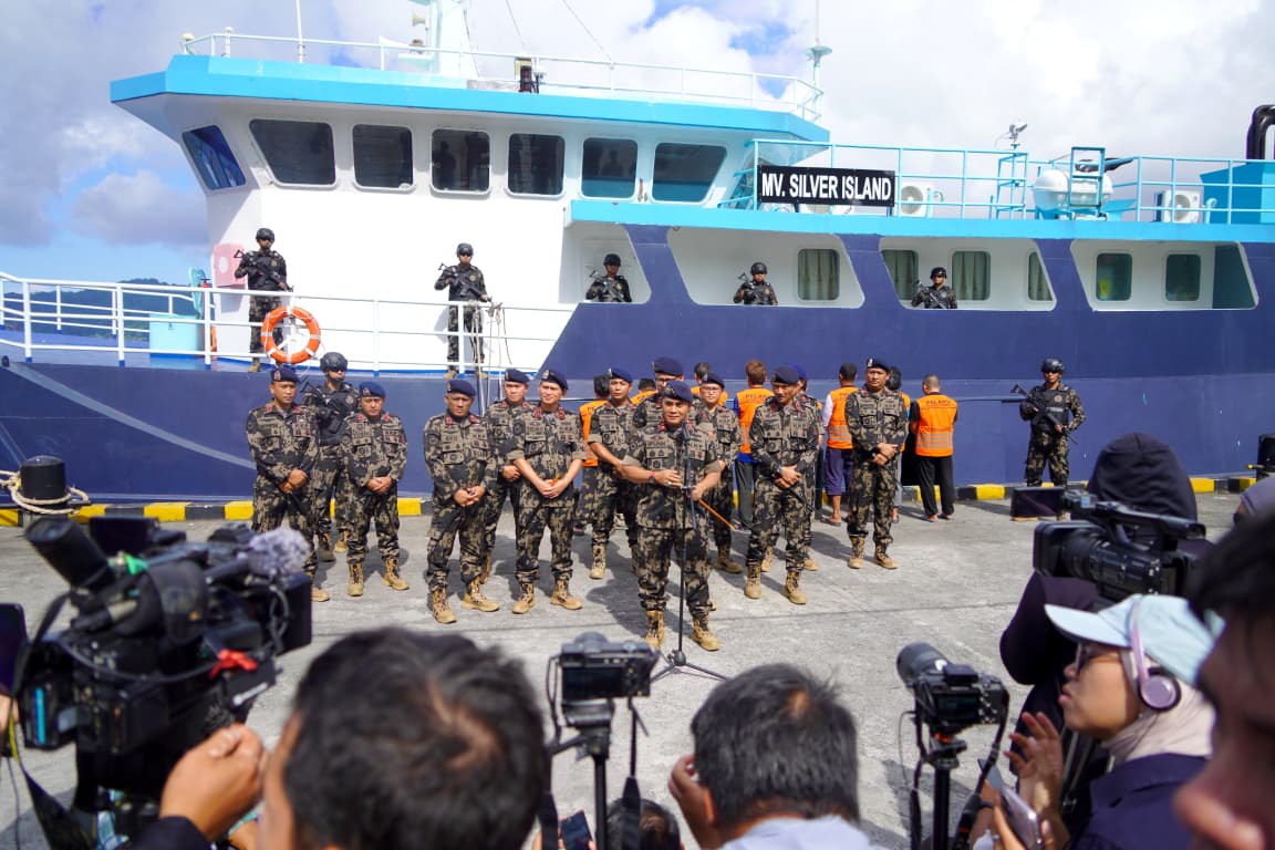 KKP Tangkap Kapal Asing Pengangkut 1,2 Ton Ikan Napoleon ...