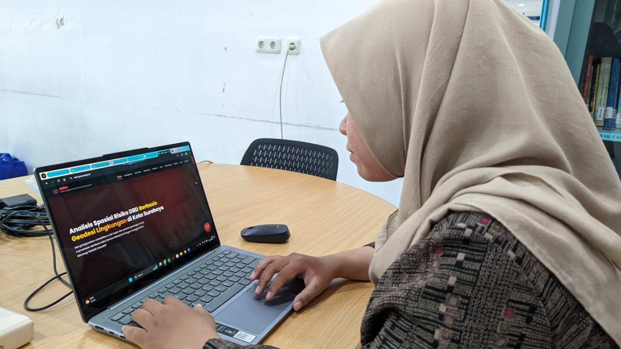 Mahasiswa ITS Kembangkan Si...