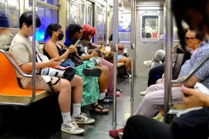 Studi: Smartphone Picu Penu...