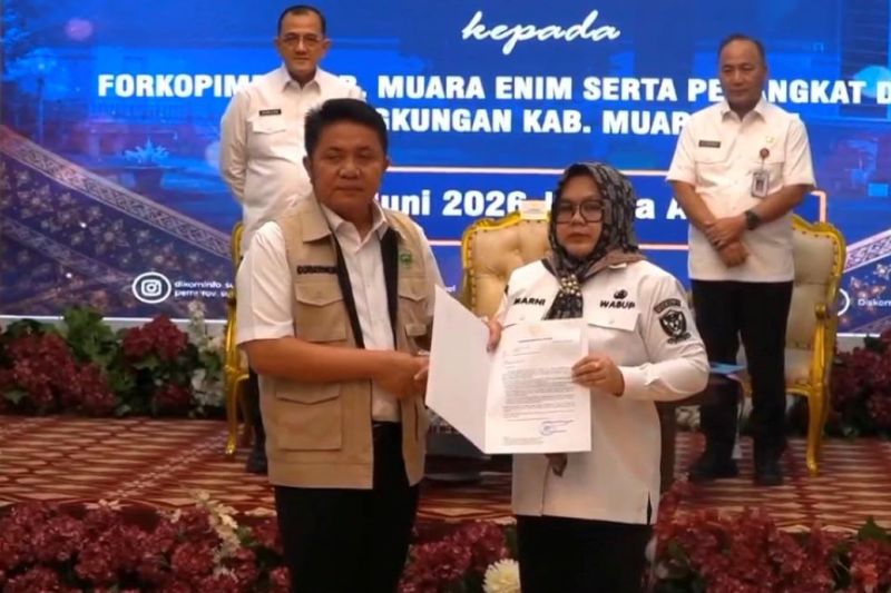 Gubernur Sumsel Lantik Sumarni sebagai Plt Bupati Muara Enim