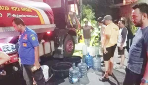 Mobil Damkar Digunakan untu...