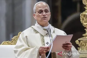 Paus Leo XIV Berikan Koment...