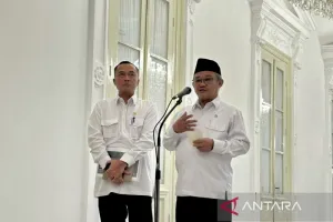 Prabowo Minta Mendikdasmen Bentuk Tim Evaluasi Buku Ajar Sekolah