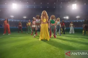 Shakira Meriahkan Pembukaan...