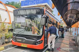 Soal Tarif Bus Transjabodetabek, Pramono Tegaskan Tak Semua Rute Alami Kenaikan 