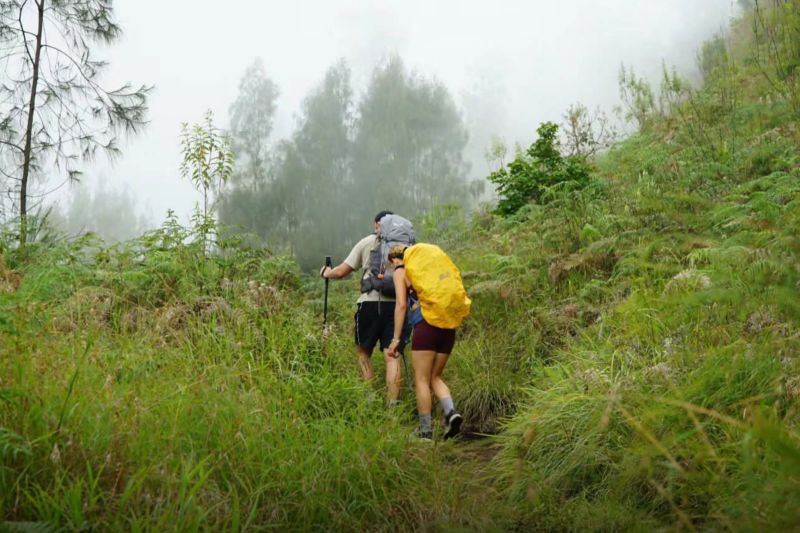 Medan Gunung Rinjani Sangat Menantang, Wisatawan Wajib Patuhi Aturan Pendakian 