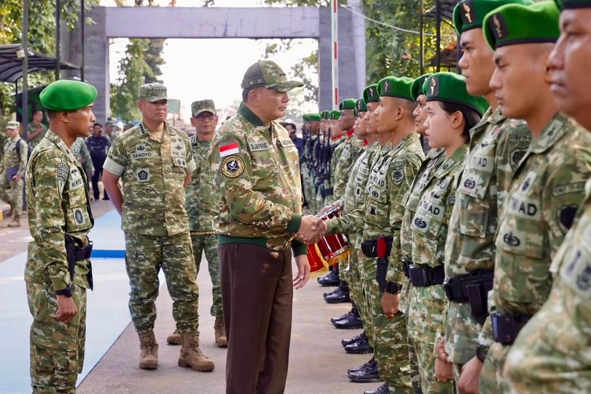 Wapang TNI Bersama Menhan RI Tinjau Lokasi Industri Strategis dan Yonif TP 938/Pancasona  di Jawa Barat.