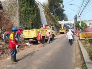 Pemkot Bandung Gercep Tangani Longsoran Tebing di Dago Bengkok  