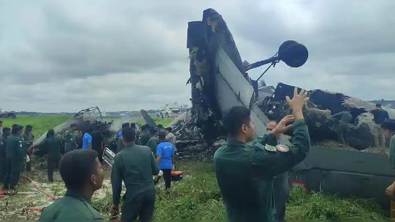 Pesawat Angkut AN-32 Milik Militer India Jatuh dan Terbak...