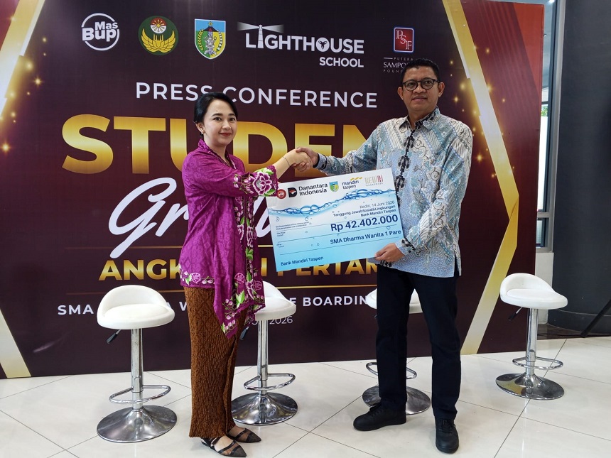 Dukung Kampanye Go Green di...