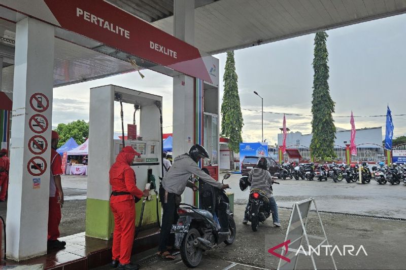 Gubernur Papua Minta Pengawasan Distribusi BBM Diperketat...