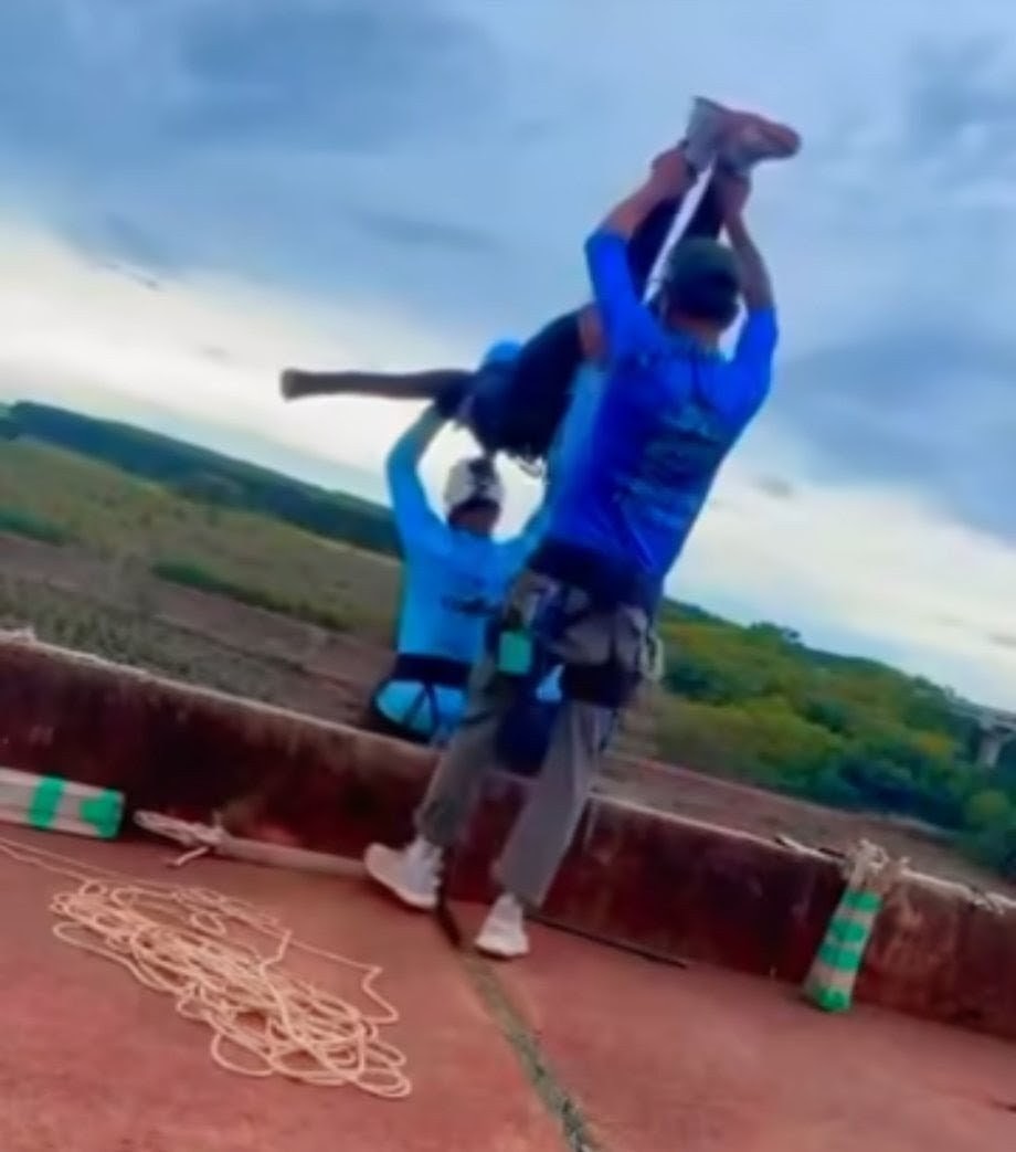 Insiden 'Bungge Jumping' di...