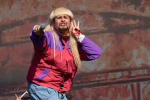 Penyanyi Nyentrik Asal AS Oliver Tree Tewas dalam Kecelakaan Helikopter di Brazil 
