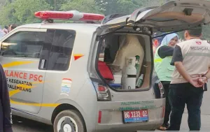 Bukan Ambulans Biasa, Kendaraan Mungil Ini Siap Terobos Lorong Sempit Palembang demi Selamatkan Nyawa Warga