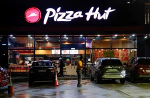 Jaringan Pizza Hut akan Dijual dalam Dua Kesepakatan Senilai $2,7 Miliar