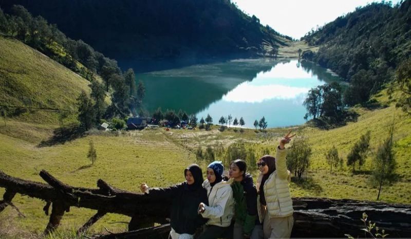 TNBTS Tangkap 13 Orang Diduga Pendaki Ilegal Gunung Semeru