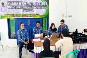 Barito Utara Jemput Bola dalam Melayani Administrasi Kependudukan di Kecamatan