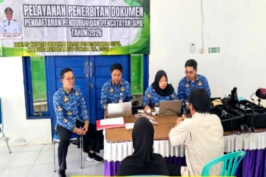 Barito Utara Jemput Bola dalam Melayani Administrasi Kependudukan di Kecamatan