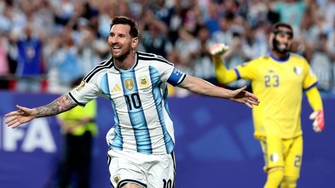 Hattrick saat Argentina Taklukkan Aljazair, Messi Ukir Re...