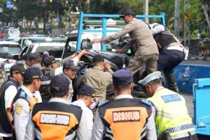 Parkir Liar Picu Kemacetan di Jakarta Utara, Sudinhub Tertibkan Ratusan Kendaraan