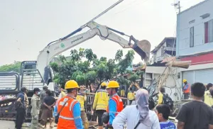 Pemkot Bandung Bongkar 174 Bangunan Liar di Jalan Terusan Pasirkoja