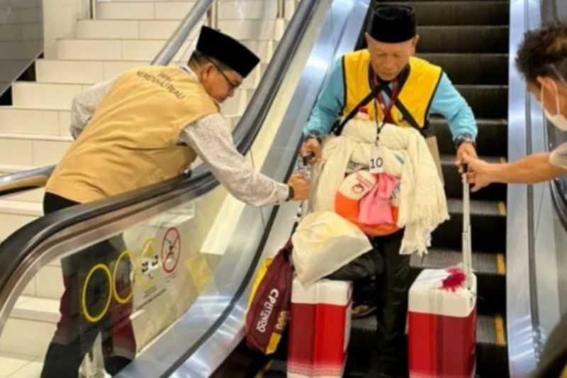 Sebanyak 4.416 Haji Gelombang Pertama Asal Riau Telah Tib...