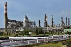 Ukraina Klaim Produksi Minyak Russia Menurun setelah Serangan Kiev