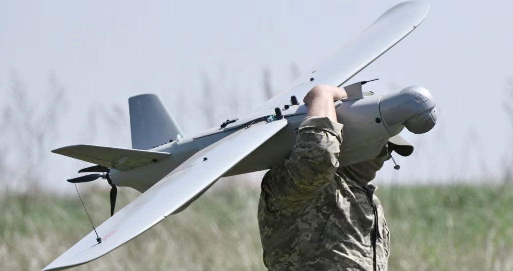 Ukraina Masifkan Penggunaan "Drone" AI Otonom untuk Gempu...