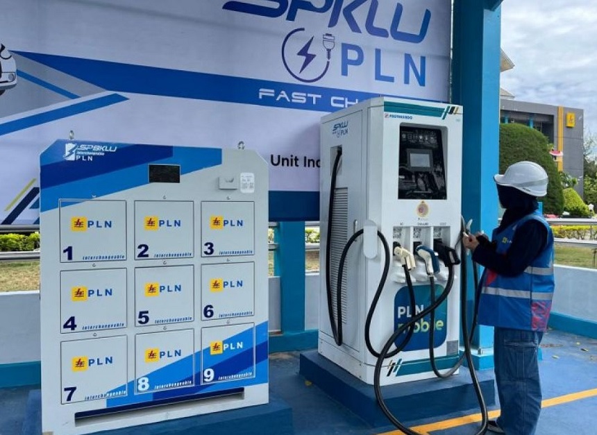 98% Publik Dukung Kendaraan Listrik di Tengah Kenaikan Harga BBM, Asosiasi Dorong Percepatan Transisi.
