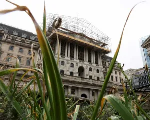 Bank of England Mempertahankan Suku Bunga dan Turunkan Perkiraan Inflasi di Tengah Ketidakpastian Timur Tengah