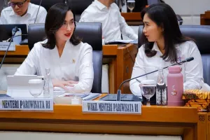 Menpar Targetkan Kunjungan 19,1 Juta Wisman pada Tahun 2027