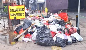 Ngeri, Buang Sampah Sembara...