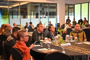 Memperluas Akses Air Bersih...