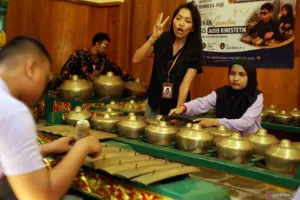 Pelatihan Gamelan Audio Kinestetik untuk Pelajar Tunanetra di Tulungagung