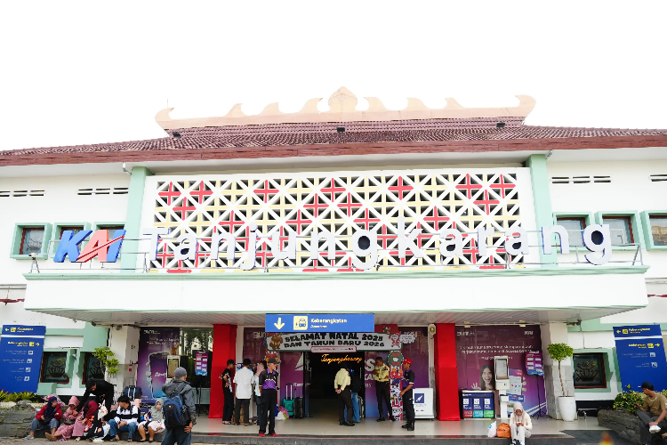   PT KAI Telah Angkut 11 Juta Ton Barang dan 498 Ribu Pen...
