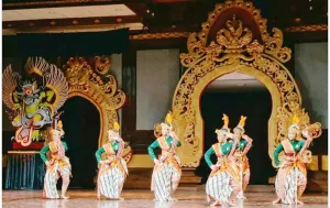 Tampil Perdana di PKB 2026, 29 Akademisi UNY Sukses Hipnotis Publik Bali Lewat Aksi Ini!