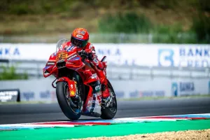 Bagnaia Tak Terbendung di S...