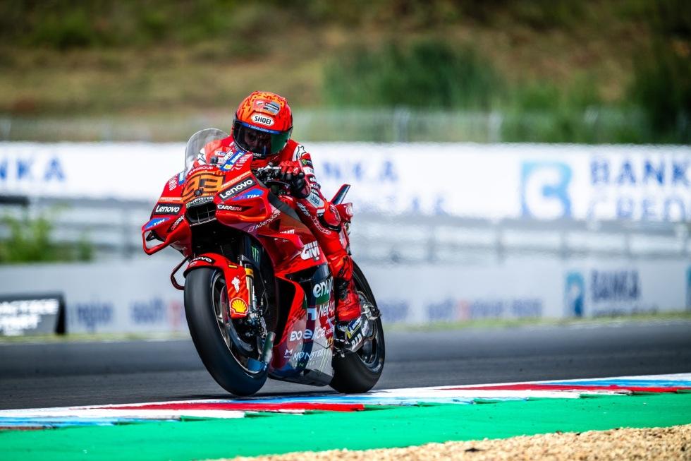 Bagnaia Tak Terbendung di Sprint MotoGP Ceko, Bezzecchi Gagal Finis