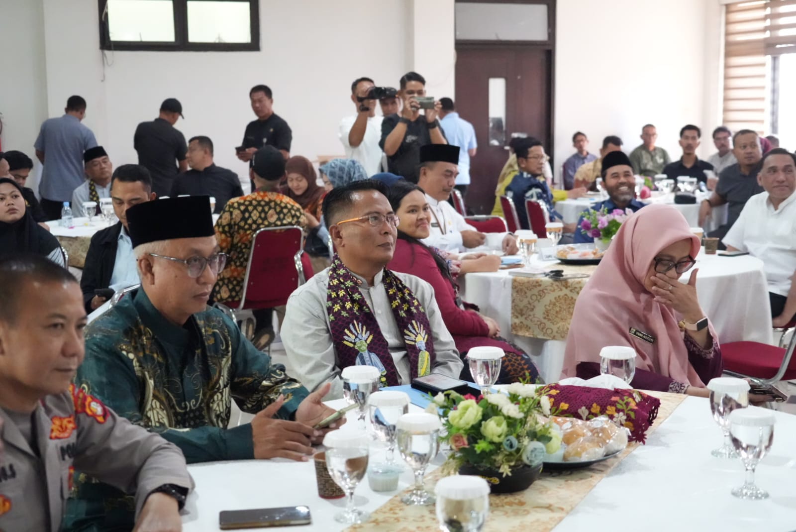 Ciracas Targetkan 49 Biopori Jumbo untuk Kurangi Sampah d...