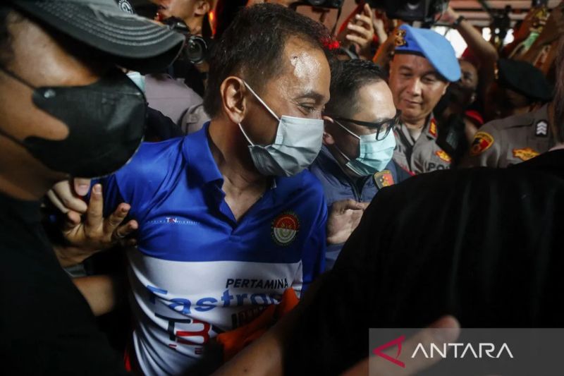 Jadi Tersangka, Roy Suryo dan Tifa Jatuh Sakit, Dirawat I...