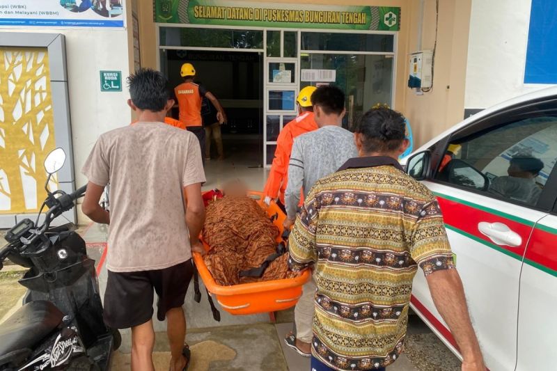 SAR Natuna Evakuasi Nelayan...