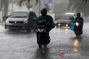 Cuaca Akhir Pekan, Mayoritas Wilayah Diprakirakan Diguyur Hujan Ringan