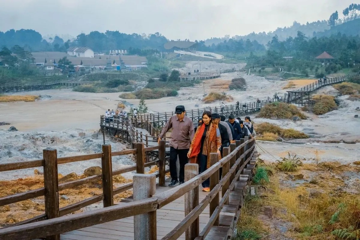 Jelang Liburan Sekolah, Wamenpar Minta Pelaku Wisata Gunung Dieng Bersiap
