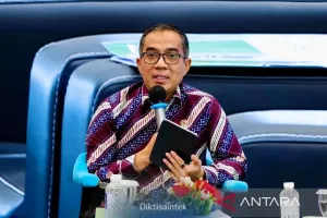 Kemdiktisaintek Buka Program Beasiswa Doktoral untuk Para Dosen