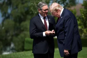 Trump Sebut Keir Starmer Gagal Besar sebagai Perdana Menteri Inggris dalam Masalah Imigrasi dan Energi