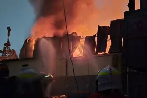 BPBD Tangerang Antisipasi Dampak Paparan Asap Kebakaran Pabrik Sandal