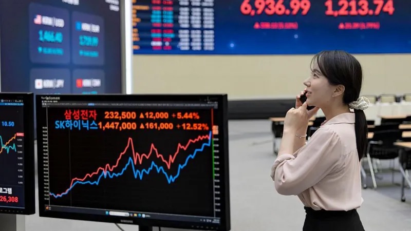 Harga Minyak Mentah Turun K...