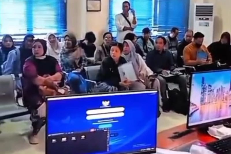 Jelang SPMB 2026/2027, Disdukcapil Mataram Layani Ratusan Aktivasi IKD.