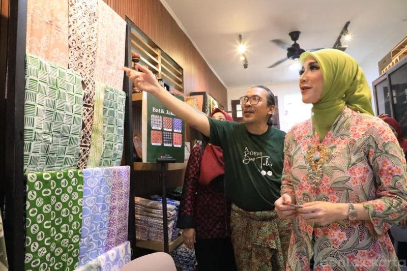Perajin Batik Betawi Diharapkan Mampu Kuatkan Identitas B...